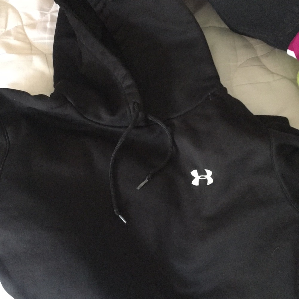 Under armor black sweatshirt